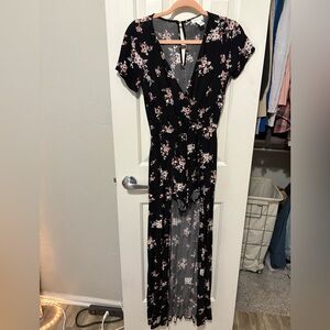 Floral black and pink romper(bundle item🩵)